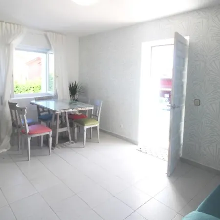 Cuberris Apartment *