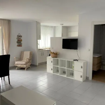 Cuberris Apartmán Ajo